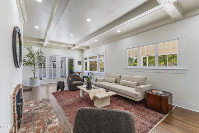 1954 Primrose Avenue, South Pasadena CA: https://media.crmls.org/mediaz/cdf1981a-9242-43b9-a500-95b5547cbe78.jpg
