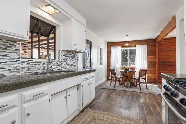 1167 Peutz Valley Rd, Alpine CA: https://media.crmls.org/mediaz/cdf1a2bf-614c-497c-b43e-485158e9ae77.jpg