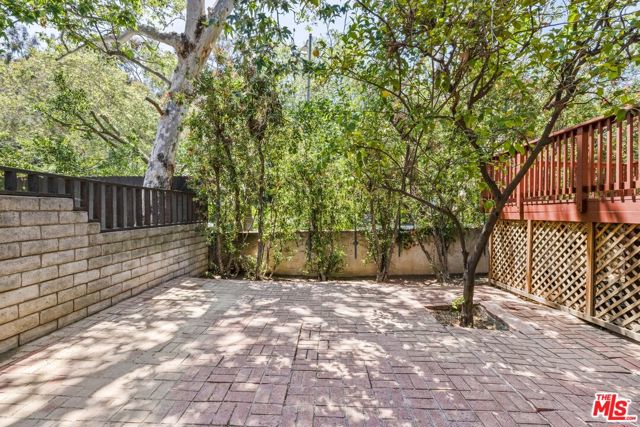 2801 Woodwardia Drive, Los Angeles CA: https://media.crmls.org/mediaz/cdf1f443-0ff3-4277-b0fc-a3067e78ba9a.jpg
