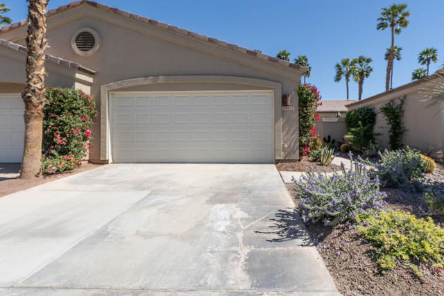 39432 Narcissus Way, Palm Desert CA: https://media.crmls.org/mediaz/cdf24a7e-42b4-4a46-a94b-d6319bf108d8.jpg
