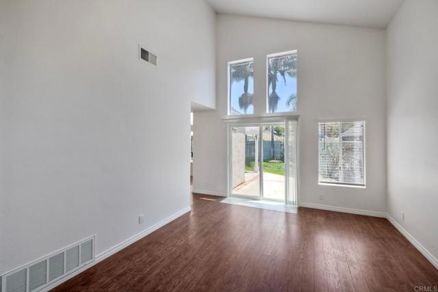 1723 Calle Platico, Oceanside CA: https://media.crmls.org/mediaz/cdf2761b-26a0-488f-a1fd-303f402c2d83.jpg
