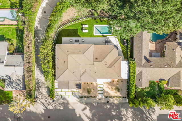 5 Bed Home for Sale in Los Angeles, California