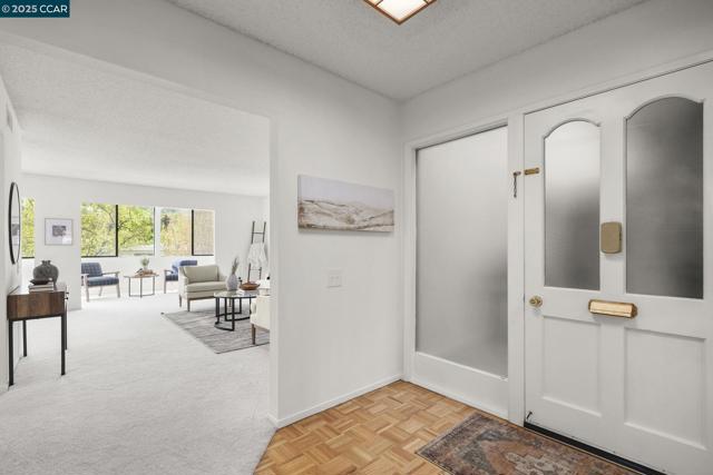 1935 Golden Rain Rd, Walnut Creek CA: https://media.crmls.org/mediaz/cdf38a4b-0e3d-4ab9-bd45-79843c3c7269.jpg