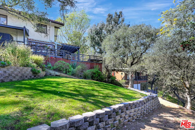 19805 Valley View Drive, Topanga CA: https://media.crmls.org/mediaz/cdf3bcaa-428a-4fe8-82d8-bbc50866ea28.jpg