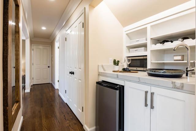 590 Military Way, Palo Alto CA: https://media.crmls.org/mediaz/cdf3c8be-d449-4f1a-ad53-d6052fee4e05.jpg