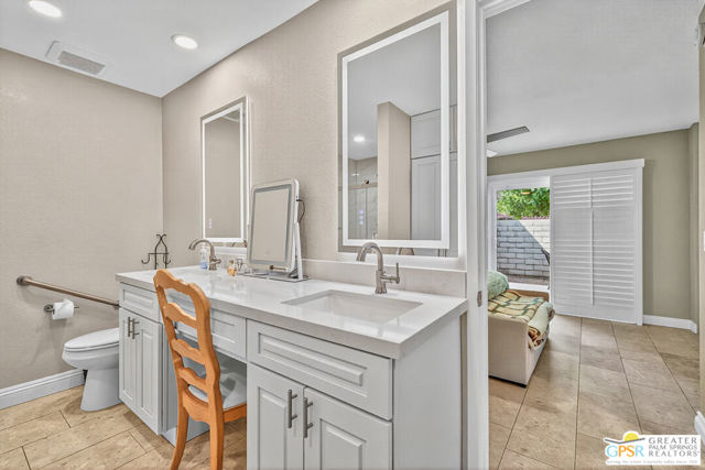 48910 Eisenhower Drive, Indio CA: https://media.crmls.org/mediaz/cdf43383-0b13-4b9f-9c25-1b1dc470b3a6.jpg