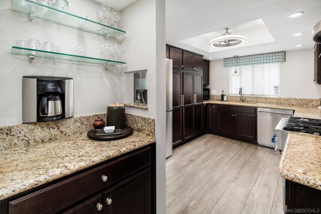 4052 Mahaila Ave, San Diego CA: https://media.crmls.org/mediaz/cdf44657-70cc-4944-b29e-27336d4fd3b8.jpg
