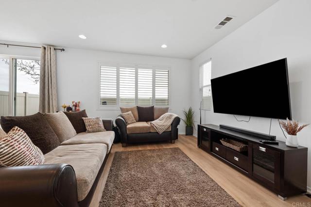 5441 San Roberto, San Diego CA: https://media.crmls.org/mediaz/cdf4a982-1bd4-4d74-942b-6002cac63a1c.jpg