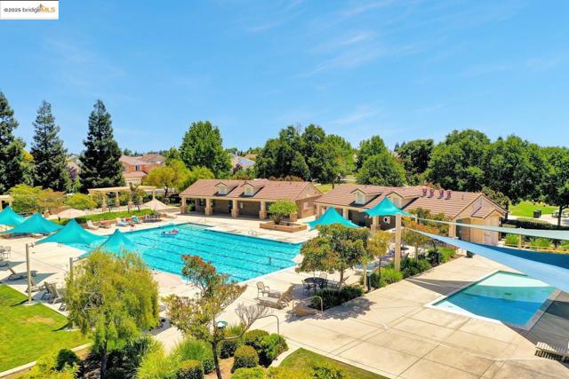 2743 Cathedral Cir, Brentwood CA: https://media.crmls.org/mediaz/cdf4c3a7-9347-4af7-9d37-cf8af7c5a676.jpg