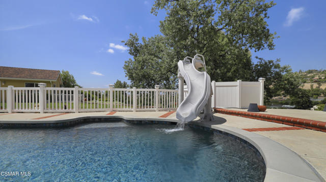 876 Emerson Street, Thousand Oaks CA: https://media.crmls.org/mediaz/cdf50b3c-e6d0-426b-8d4a-06d7a4020336.jpg