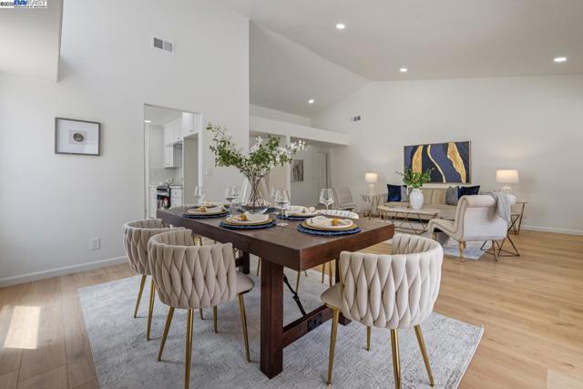 1023 Snowgoose Ln, Manteca CA: https://media.crmls.org/mediaz/cdf60136-363b-4114-b4f1-4004b3f75660.jpg