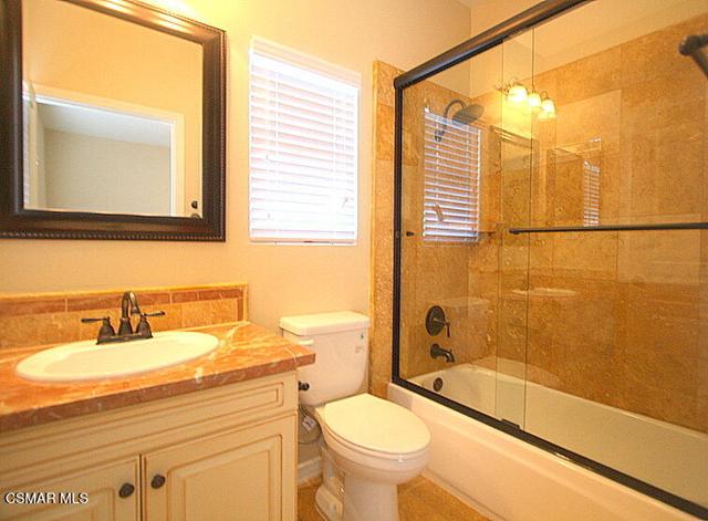 276 Chantilly Circle, Simi Valley CA: https://media.crmls.org/mediaz/cdf7cb57-b924-4543-b75c-5c88a8ee71e6.jpg