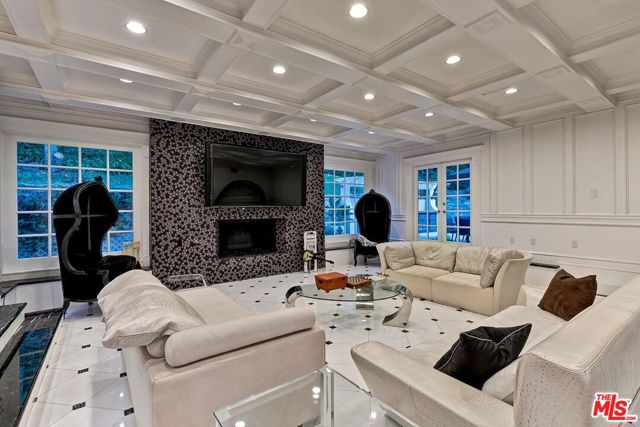 Drew Fenton | 725 N Faring Road Los Angeles CA | MLS: 7656668