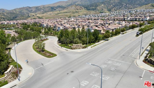 20659 W Beech Circle, Porter Ranch CA: https://media.crmls.org/mediaz/cdf8bdcb-6c12-436d-bf35-322aff0fa93b.jpg