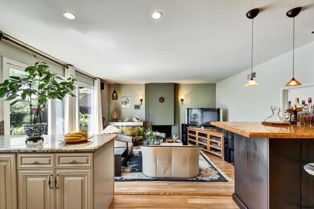 792 Marlin Avenue, Foster City CA: https://media.crmls.org/mediaz/cdf93083-1197-47a3-b715-0eb4254ca803.jpg