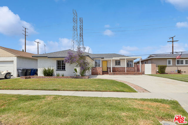 6513 Denmead Street, Lakewood CA: https://media.crmls.org/mediaz/cdf98059-4e1f-4477-870a-f1162592c407.jpg