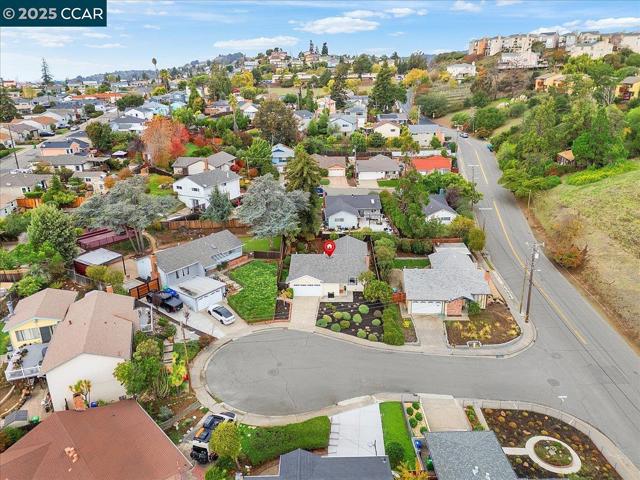 2326 Bramble Ct, Castro Valley CA: https://media.crmls.org/mediaz/cdfa4103-6a2e-4980-ab8e-358437ad6ab4.jpg