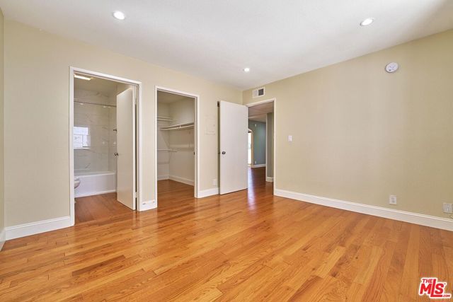 326 S Manhattan Place, Los Angeles CA: https://media.crmls.org/mediaz/cdfa655a-73af-4fd0-848d-4c533f8d498c.jpg