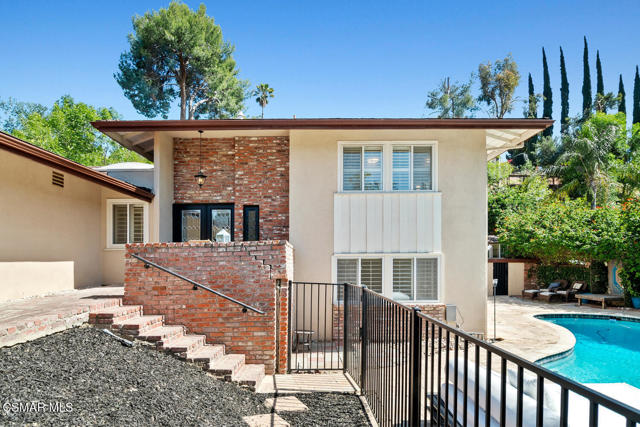 4809 Dunman Avenue, Woodland Hills CA: https://media.crmls.org/mediaz/cdfa78c2-986d-4abc-aa8f-96f52718f582.jpg
