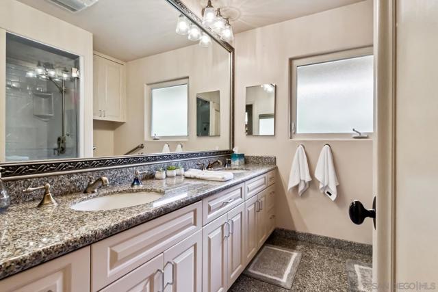 5979 Via Zurita, La Jolla CA: https://media.crmls.org/mediaz/cdfacd35-edc2-44c6-9cec-74d94ccc02d8.jpg