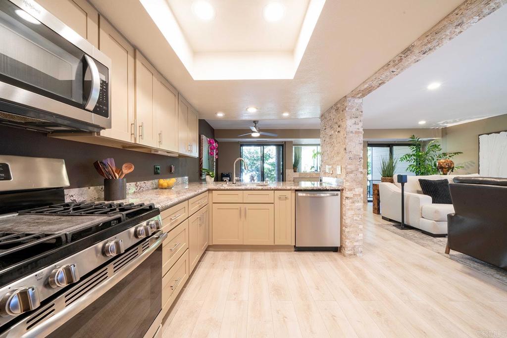 4016 Layang Layang Circle - photo 18