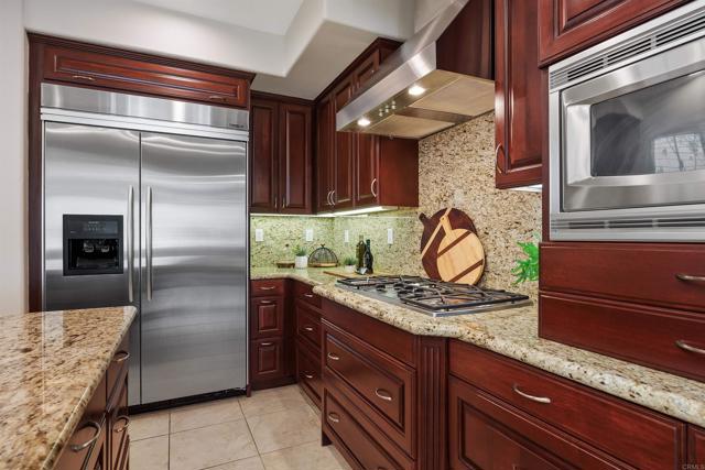 2258 Aventurine Place, Carlsbad CA: https://media.crmls.org/mediaz/cdfc171b-8a40-4b91-8ad0-e2a5e1ad8a5c.jpg