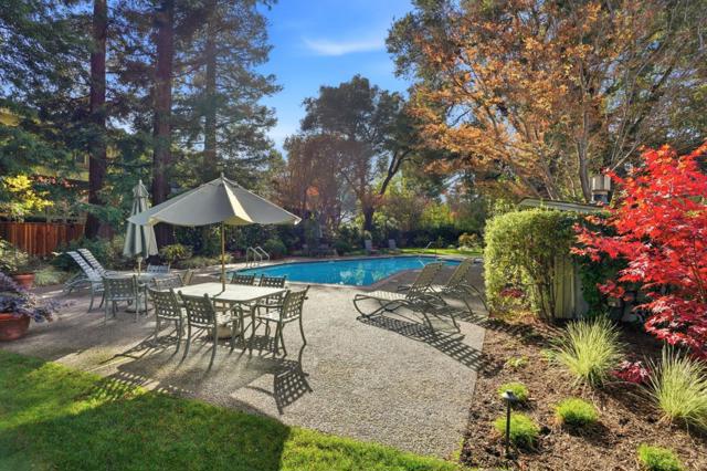 1621 Stone Pine Lane, Menlo Park CA: https://media.crmls.org/mediaz/cdfc6319-102e-4e68-b3c9-834eded6a3e9.jpg