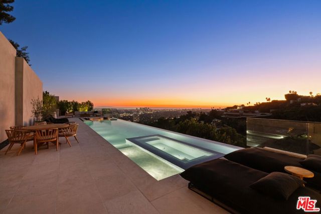 Image 13 of 50 For 1690 Doheny Drive
