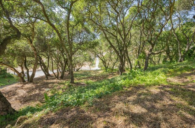 18105 Wylie Hill Lane, Prunedale CA: https://media.crmls.org/mediaz/cdfc9b3c-c2bb-463a-886d-06d8e1137d76.jpg