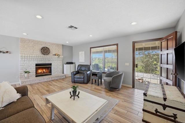 Detail Gallery Image 8 of 33 For 37875 Sage Rd, Hemet,  CA 92544 - 3 Beds | 2 Baths