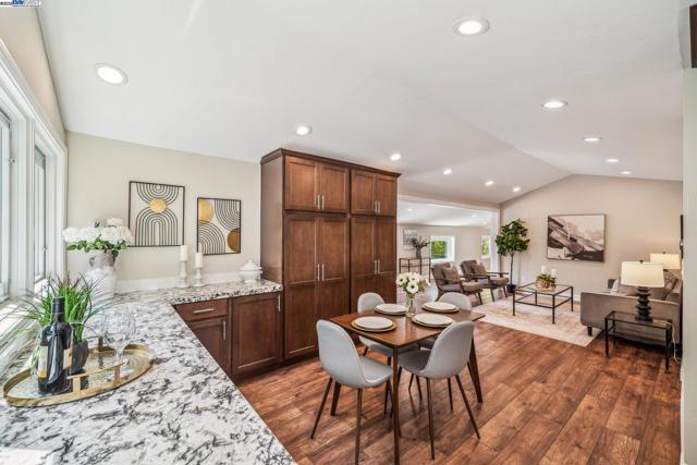 18698 Cull Canyon Rd, Castro Valley CA: https://media.crmls.org/mediaz/cdfd164f-0193-4e38-8f53-5a0736dea0c5.jpg