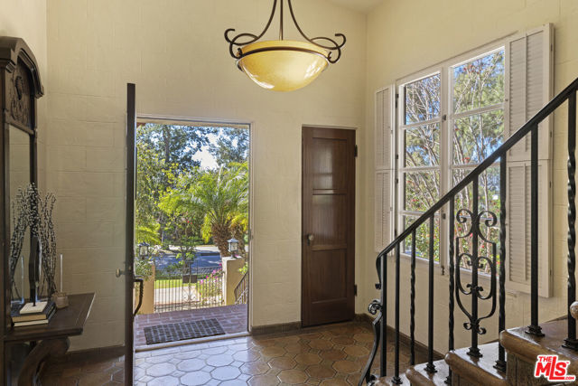 885 Cumberland Road photo 5