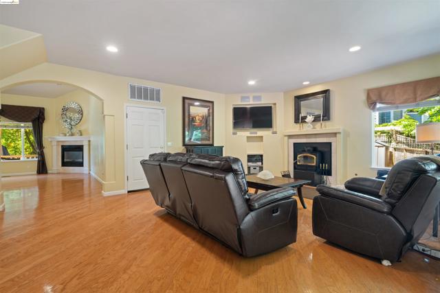 Image 8 of 51 For 628 Stanley Ln