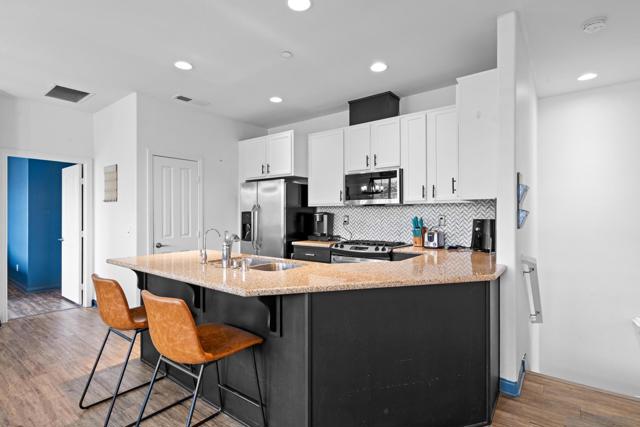 1344 Shoshone Falls Drive, Ramona CA: https://media.crmls.org/mediaz/cdffa682-843a-4584-a290-567f9ea8529e.jpg