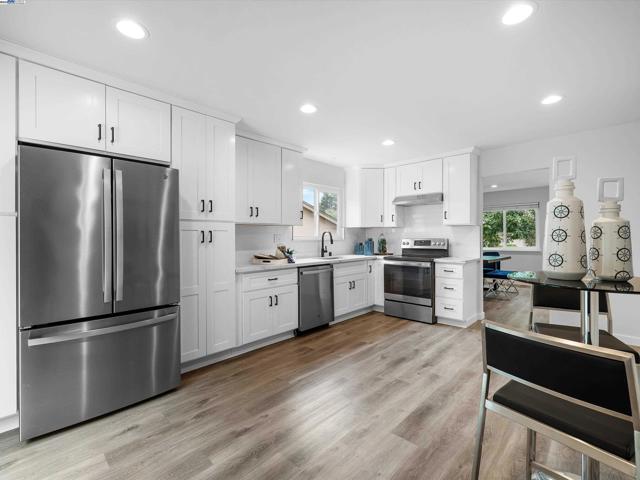 17914 Joseph Dr, Castro Valley CA: https://media.crmls.org/mediaz/cdffd7c2-ec2a-4984-acee-50afc6cd3a2e.jpg