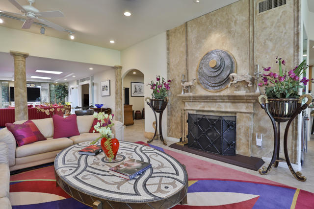 45735 Pawnee Road, Indian Wells CA: https://media.crmls.org/mediaz/ce00f088-b768-4996-83d3-2e3ad160467a.jpg