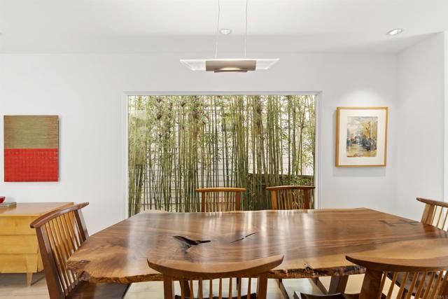 Detail Gallery Image 16 of 58 For 6028 Beaumont Ave, La Jolla,  CA 92037 - 5 Beds | 4 Baths