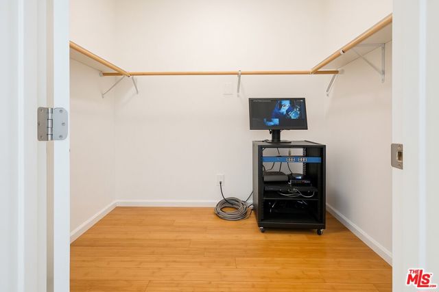 7050 Independence Avenue, Canoga Park CA: https://media.crmls.org/mediaz/ce038820-dc8e-4c30-a4b5-8e7f0cbcf08b.jpg