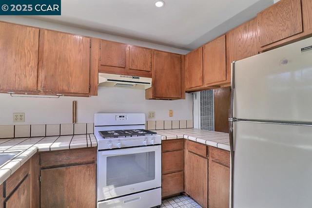 2465 Buena Vista Ave, Walnut Creek CA: https://media.crmls.org/mediaz/ce04e1d0-ad28-4e0e-97c5-ecc4f4a98985.jpg
