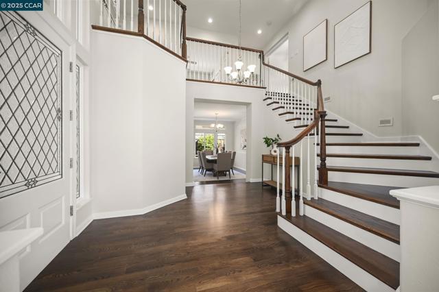 47 Kentfield Ct, Alamo CA: https://media.crmls.org/mediaz/ce053e22-f6cb-428a-85df-440dae9978f7.jpg