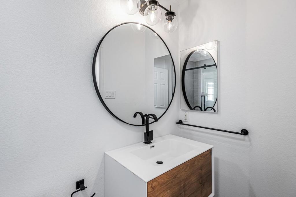 https://media.crmls.org/mediaz/ce05552f-c1f5-4362-9145-a6191a402ef8.jpg?preset=X-Large