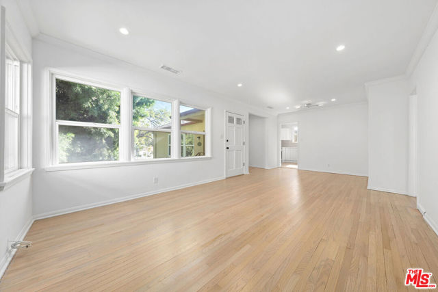 11347 CASHMERE Street, Los Angeles CA: https://media.crmls.org/mediaz/ce0596c9-8201-45b0-ac53-4bebb8951efc.jpg