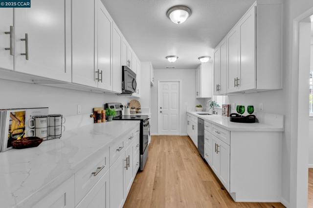 280 Sierra Dr, Walnut Creek CA: https://media.crmls.org/mediaz/ce061d18-9532-49fc-9451-cb3301ebccdf.jpg