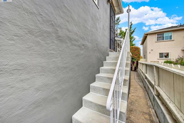 Image 29 of 32 For 3627 Loma Vista Ave