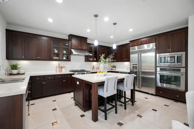 671 W Questa Trl, Mountain House CA: https://media.crmls.org/mediaz/ce06fff3-2247-4e8f-8836-7ef3031d1117.jpg