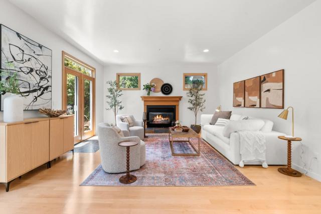 3135 Mar Vista Drive, Aptos CA: https://media.crmls.org/mediaz/ce07e64f-cce1-4164-9953-3b8fd315056f.jpg