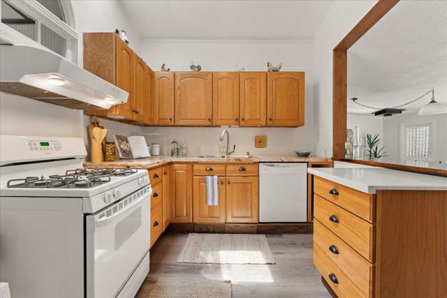 900 Lakeside Drive, Felton CA: https://media.crmls.org/mediaz/ce0838df-1363-4c73-a5ba-379e44f5db10.jpg