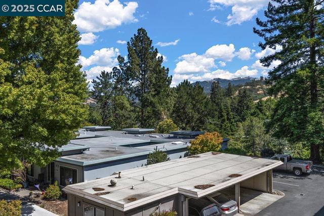 2200 Pine Knoll Dr, Walnut Creek CA: https://media.crmls.org/mediaz/ce08c747-3b91-4b86-a9a9-0b9c4c9ecba4.jpg