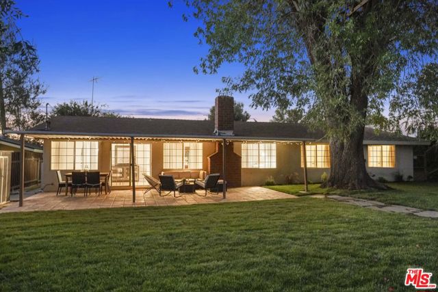 20338 Coulson Street, Woodland Hills CA: https://media.crmls.org/mediaz/ce090e8c-408e-43dc-bb12-341635eb1dac.jpg