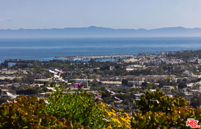 98 Loma Media Road, Santa Barbara CA: https://media.crmls.org/mediaz/ce094ea2-eadb-45aa-b824-2d327483b77a.jpg